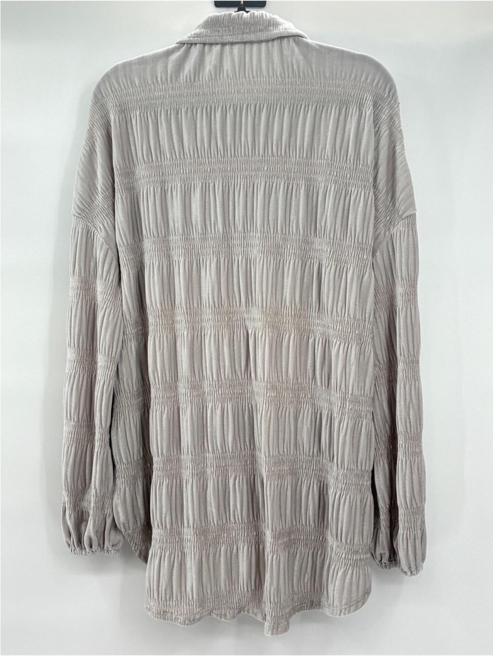 FREE PEOPLE My Best Velvet Crinkle Button Shirt Gray Oversized Sz M - Picture 2 of 13